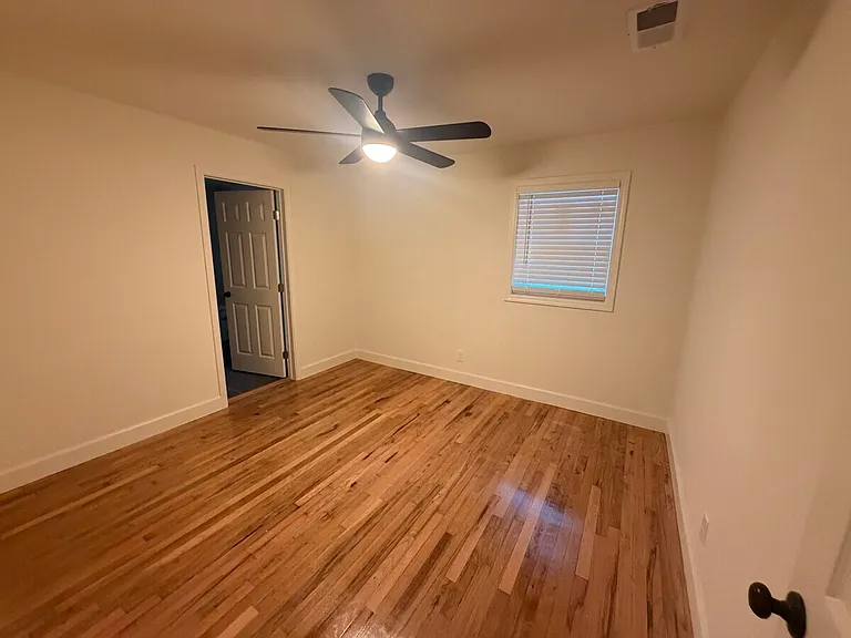 2203 Crestview St — Photo 3