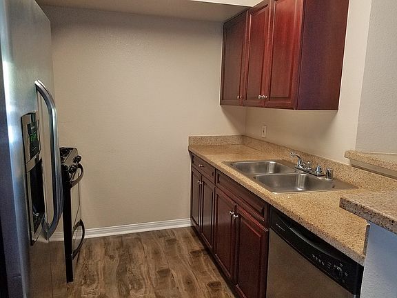 5th image of 5545 Canoga Ave APT 113