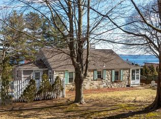 47 Crestwood Rd, Warwick, RI 02886