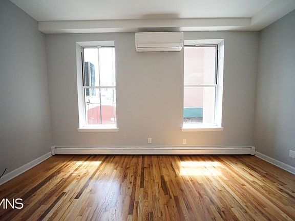 5th image of 572A Myrtle Ave #2
