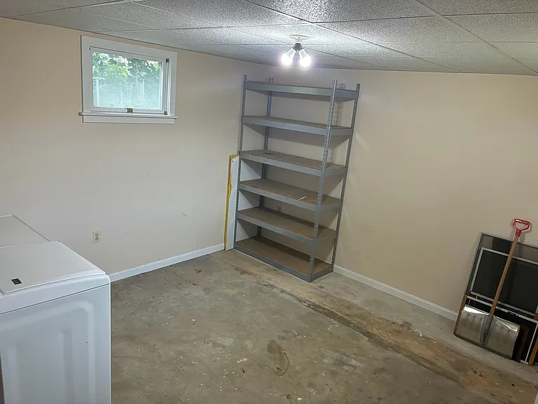 164 S River St #B — Photo 16