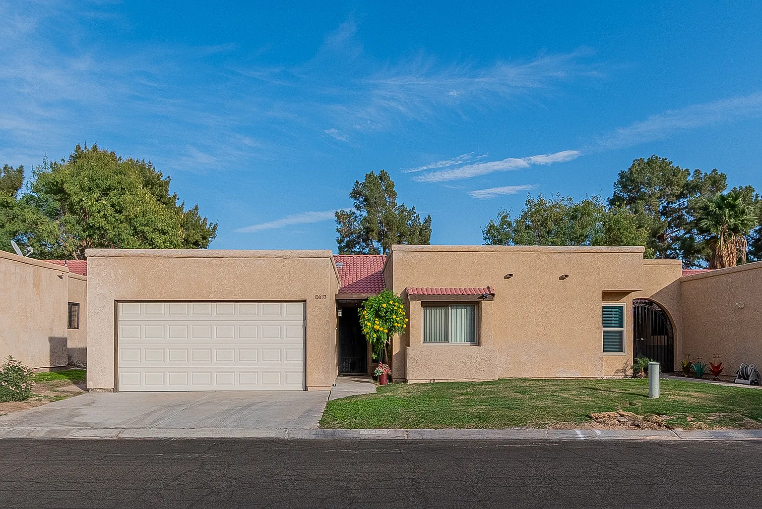 $1,650 a month Fully Furnished Rental! — Photo 1