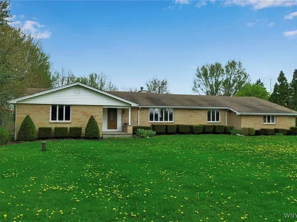 11708 Rapids Rd, Akron, NY 14001