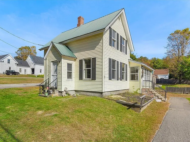 15 Pleasant St — Photo 2