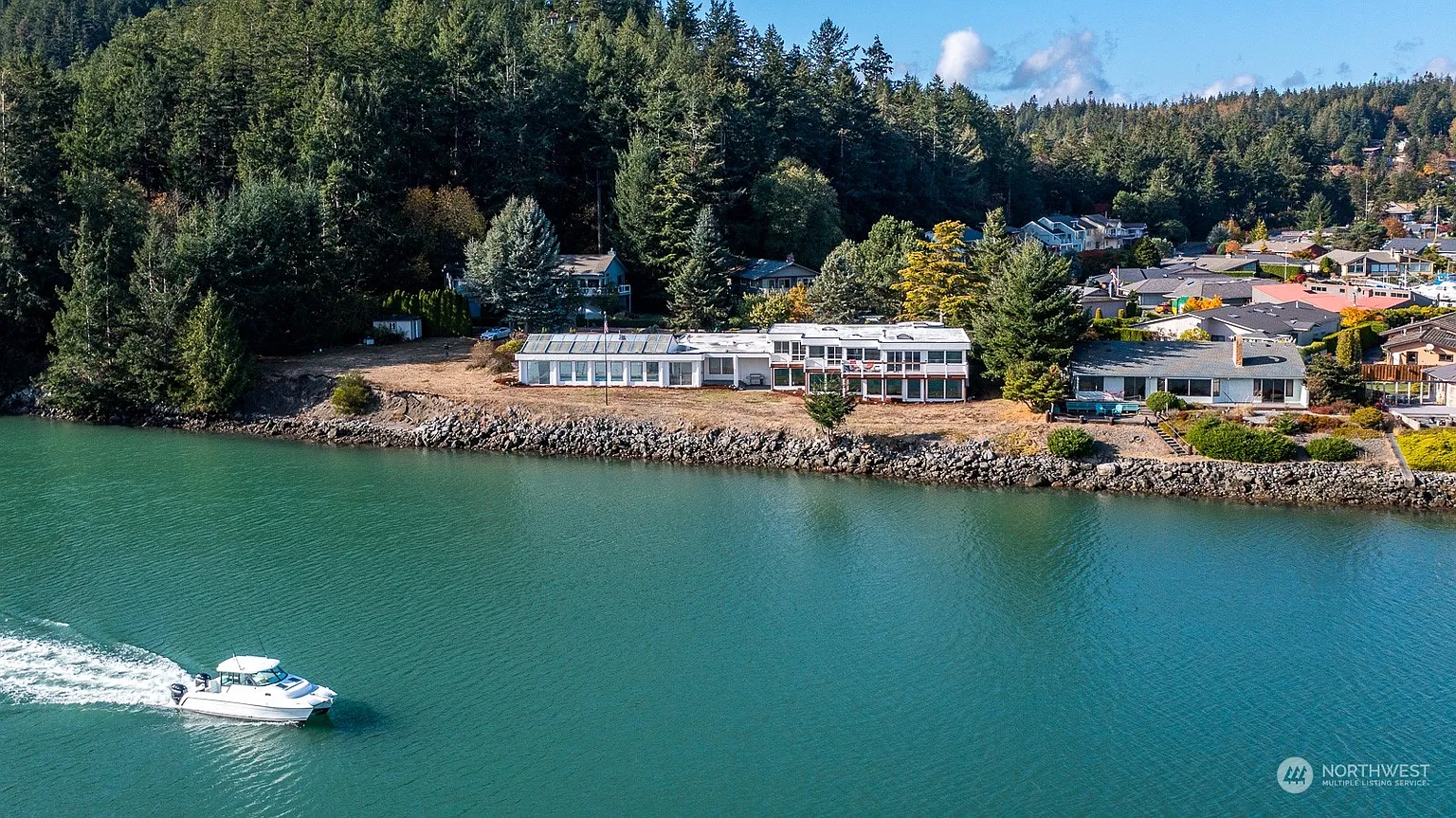 830 Cowichan Place photo 1