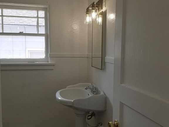 5th image of 1711 2nd St S APT 6