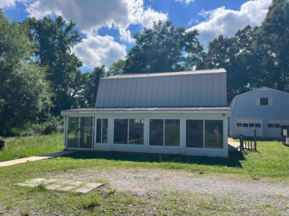 11850 2nd St, Leighton, AL 35646