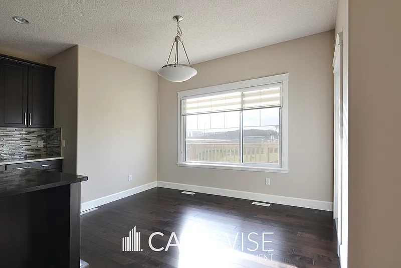 5 bed, 3.0 bath, 2234 sqft, $2,900 — Photo 2