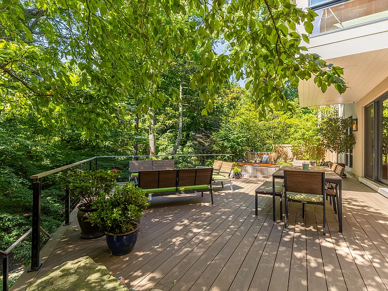 2952 Macomb St NW — Photo 44