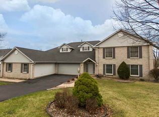 3294 Lake Ridge Dr APT B, Dubuque, IA 52003