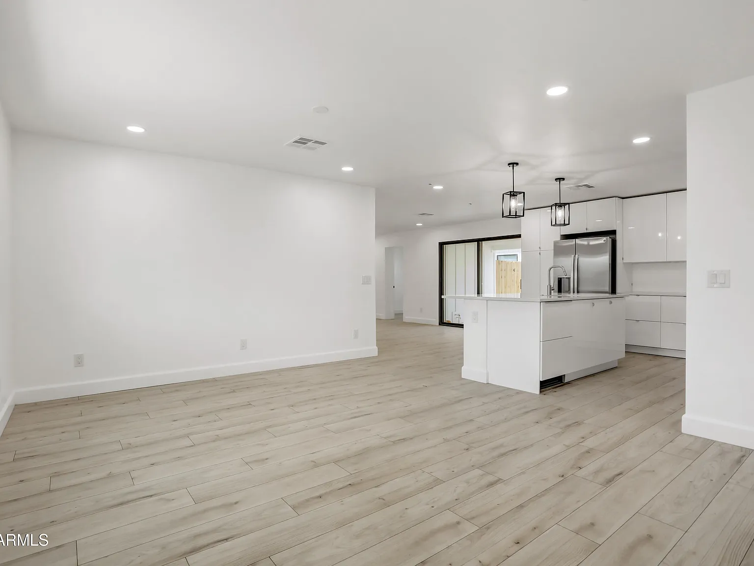 4 bed, 2.0 bath, 1711 sqft, $3,500 — Photo 4