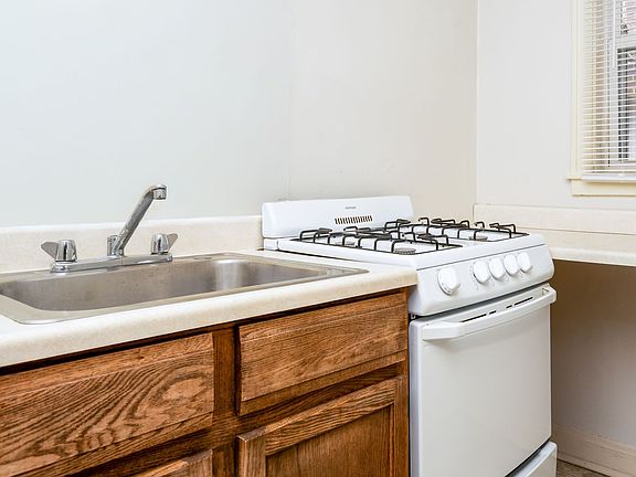 5th image of 3500 Dupont Ave S #108