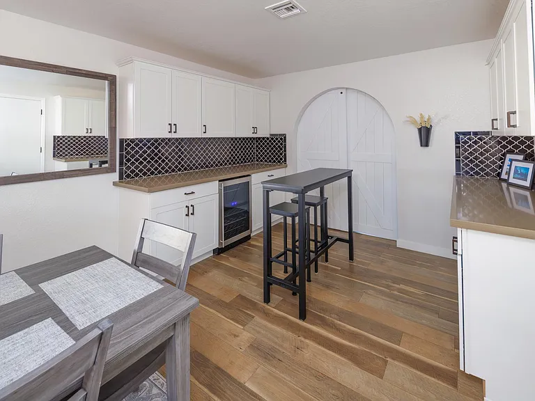 2199 Cosnina Dr — Photo 15