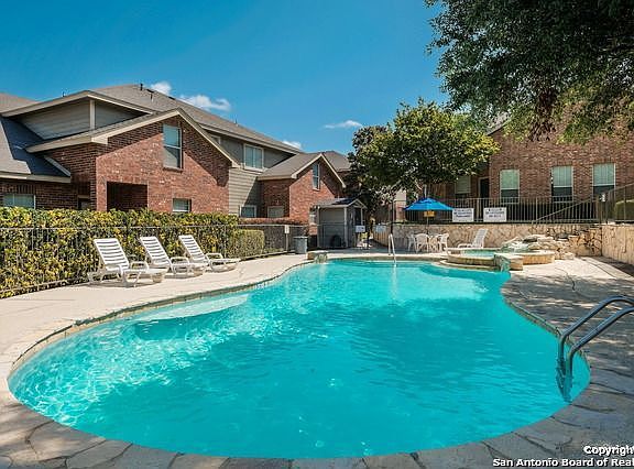 4th image of 19 Chapel Hill Cir #19