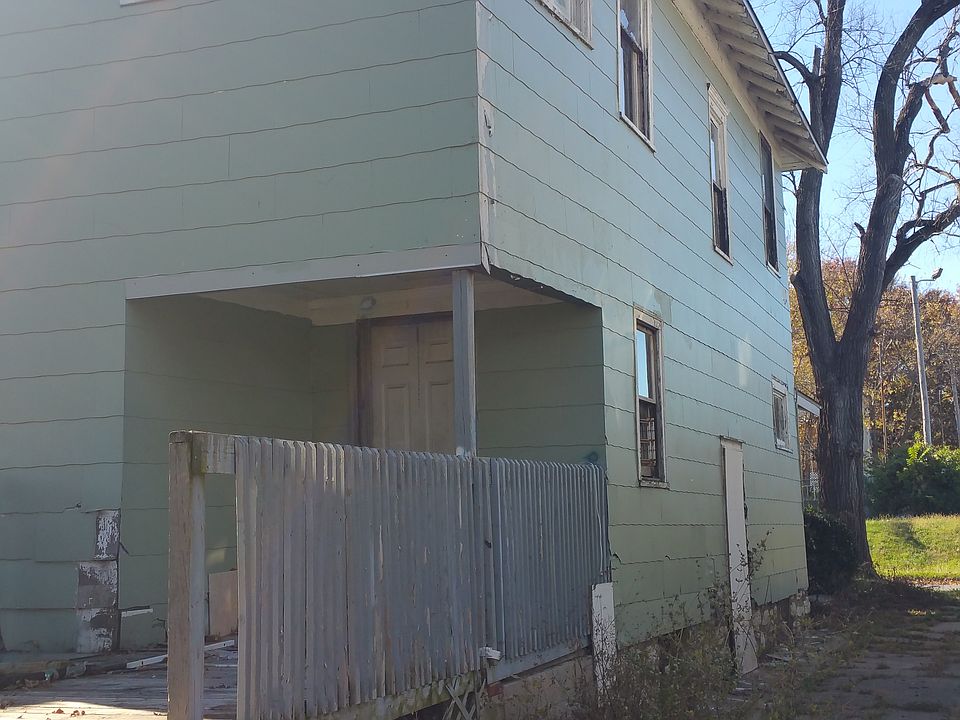 2nd image of 3207 College Ave