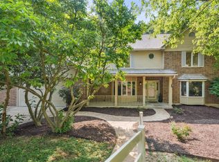 645 Shadowridge Dr, Ballwin, MO 63011