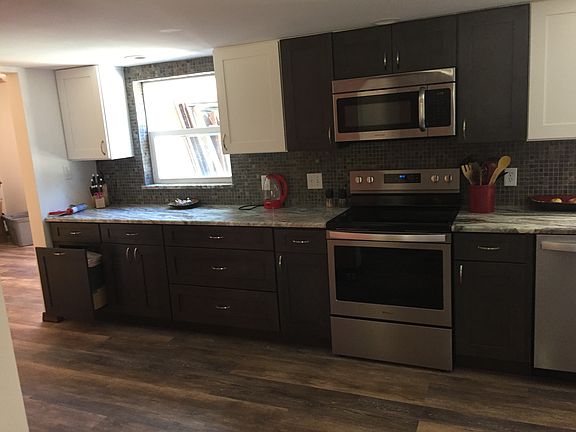 3rd image of 24 Pine Forest Ln