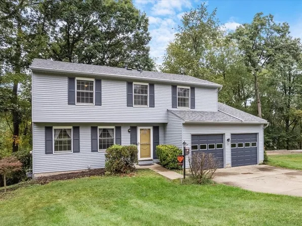 652 Fruitwood Dr, Bethel Park, PA 15102