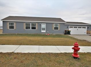 528 S Main St, Juneau, WI 53039