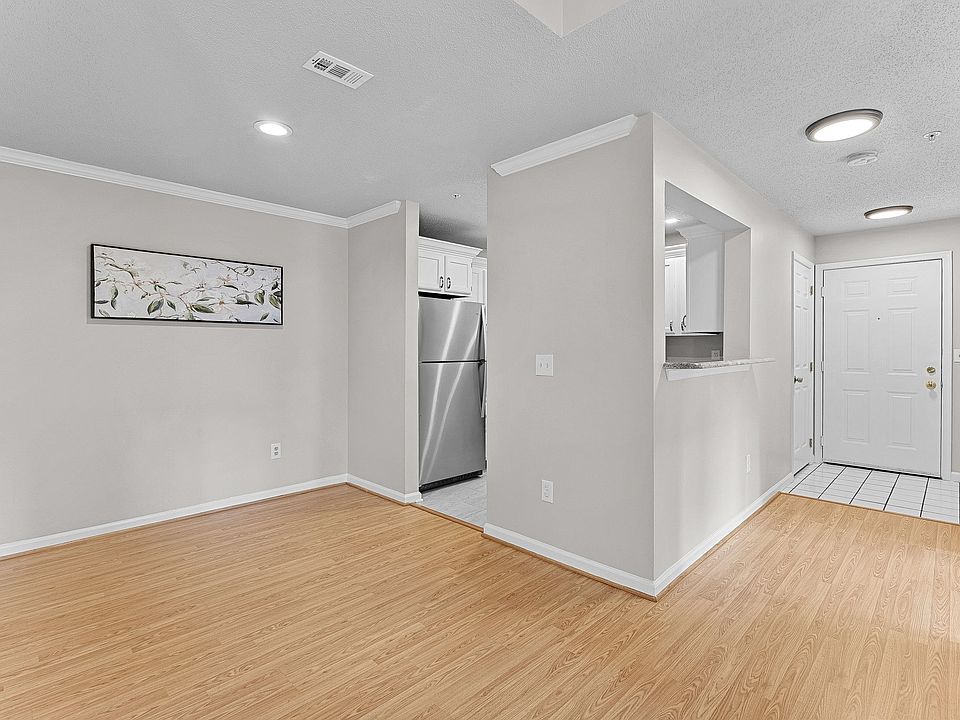 Entryway and Dining Room