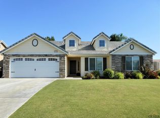 6221 Star Sapphire Dr, Bakersfield, CA 93313