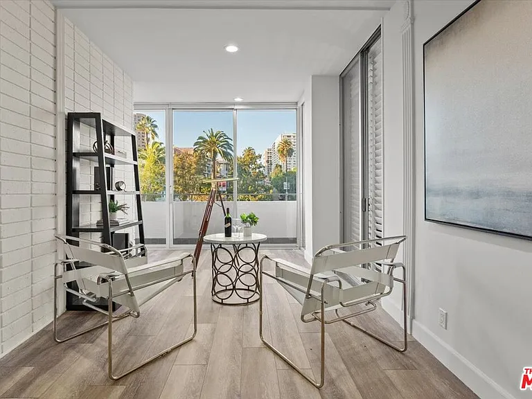 1333 S Beverly Glen Blvd #405 — Photo 7