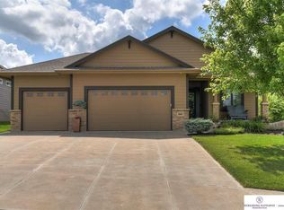 940 S 184th St, Elkhorn, NE 68022