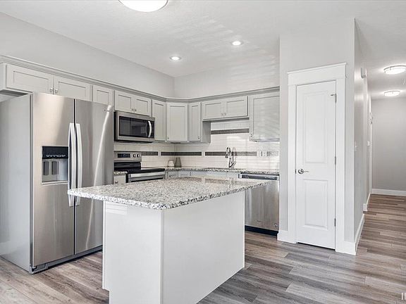 4th image of 3945 S Cramer Cir
