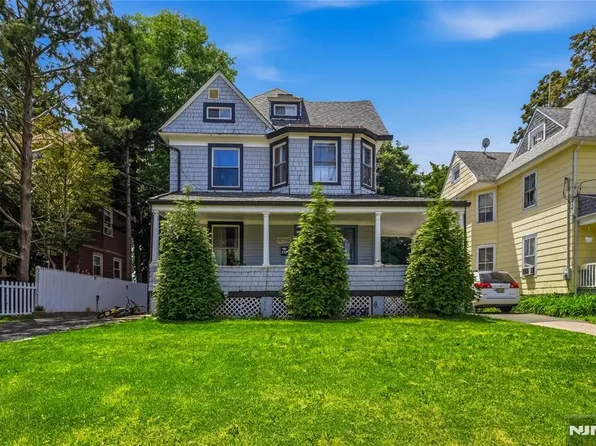 283 Hamilton Pl, Hackensack, NJ 07601