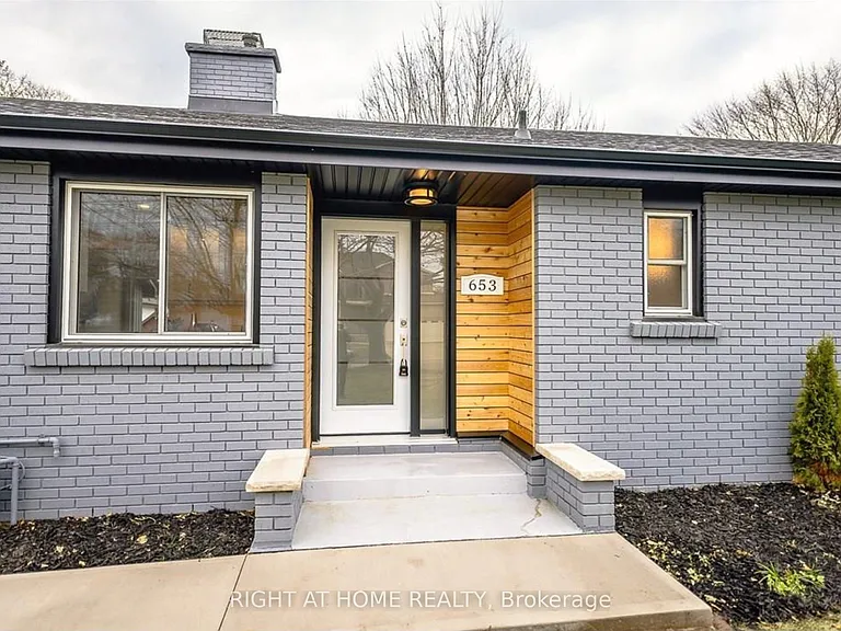 653 Geneva St — Photo 2