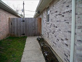 3rd image of 1193 Meadow Park Ln