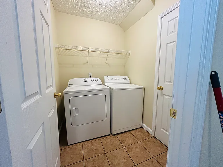 3760 Harvest Dr — Photo 6