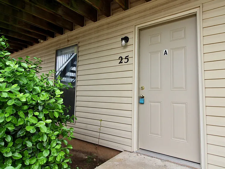 1901 E Lindsey St — Photo 12