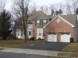 19 Lilac Way, Piscataway, NJ 08854