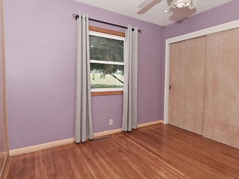 7146 S Meridian St — Photo 35