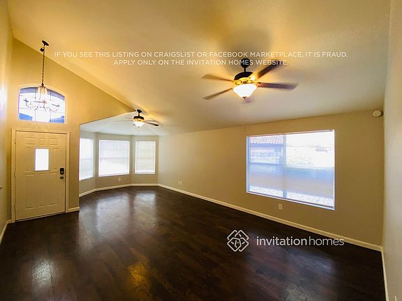 2nd image of 1002 W Chicago Ct