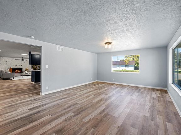 4th image of 1031 Cedar Ave