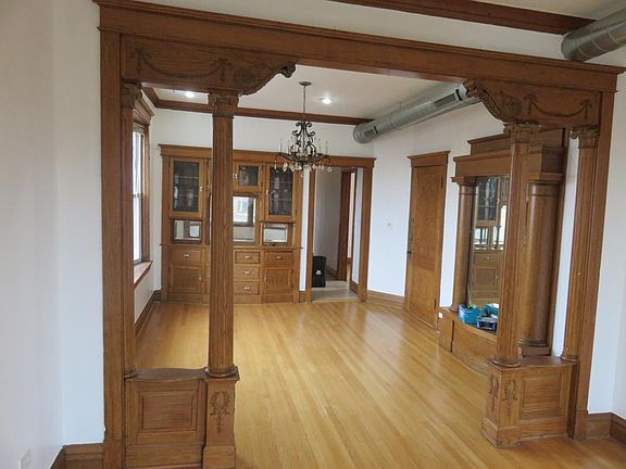 3rd image of 1000 N Richmond St APT 3F