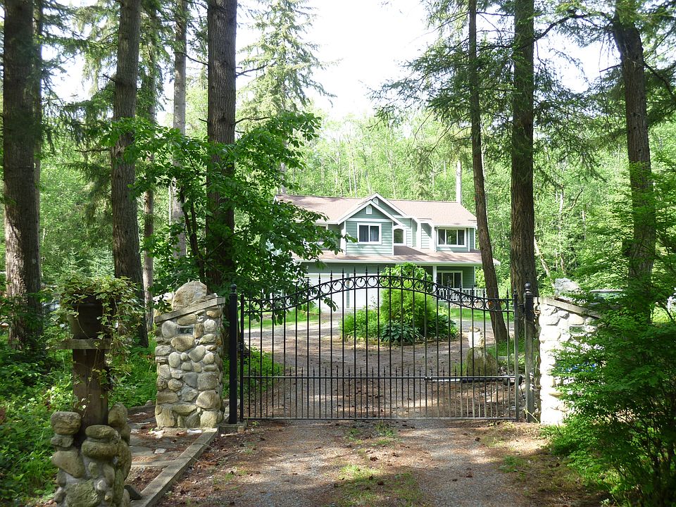private gated driveway