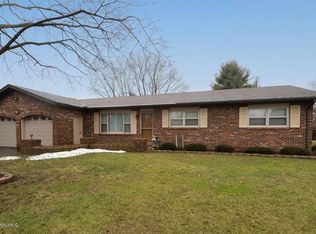 2827 Crownpoint Rd, Stevensville, MI 49127