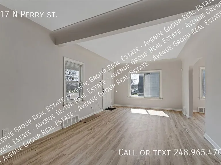 917 N Perry St — Photo 9
