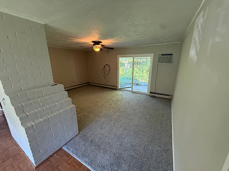 65 Orchard Ln — Photo 4