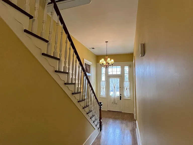 348 S Morton St — Photo 4