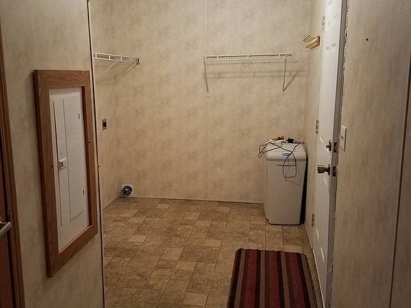 5th image of 679 S 6th St