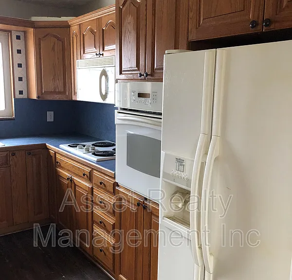 218 Britton Dr — Photo 4