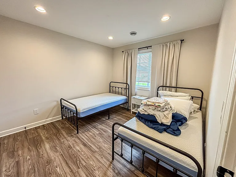 1624B Gunston Dr — Photo 49