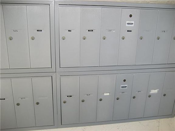 3rd image of 725 Lori Dr APT 211