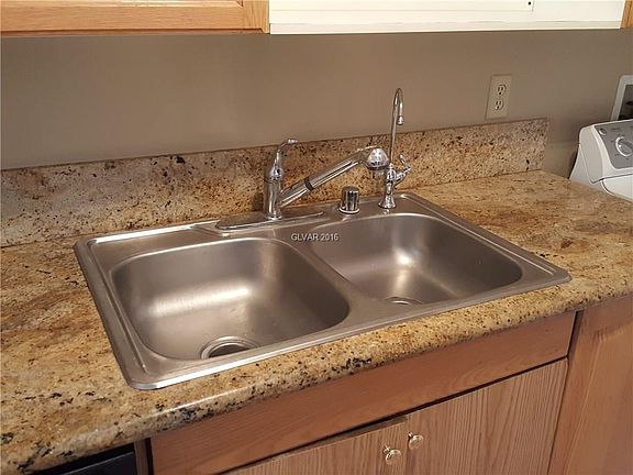 3rd image of 2641 San Gorgonio St