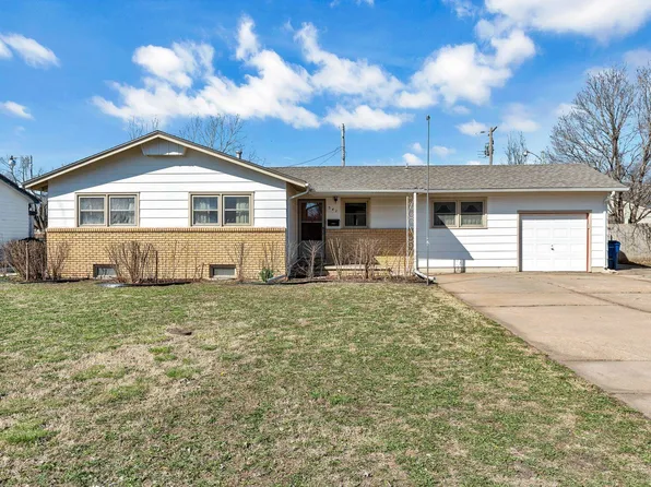 541 N Birch Ave, Valley Center, KS 67147