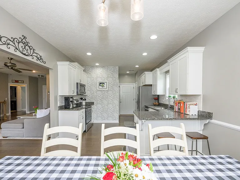 236 Butterfield Dr — Photo 8